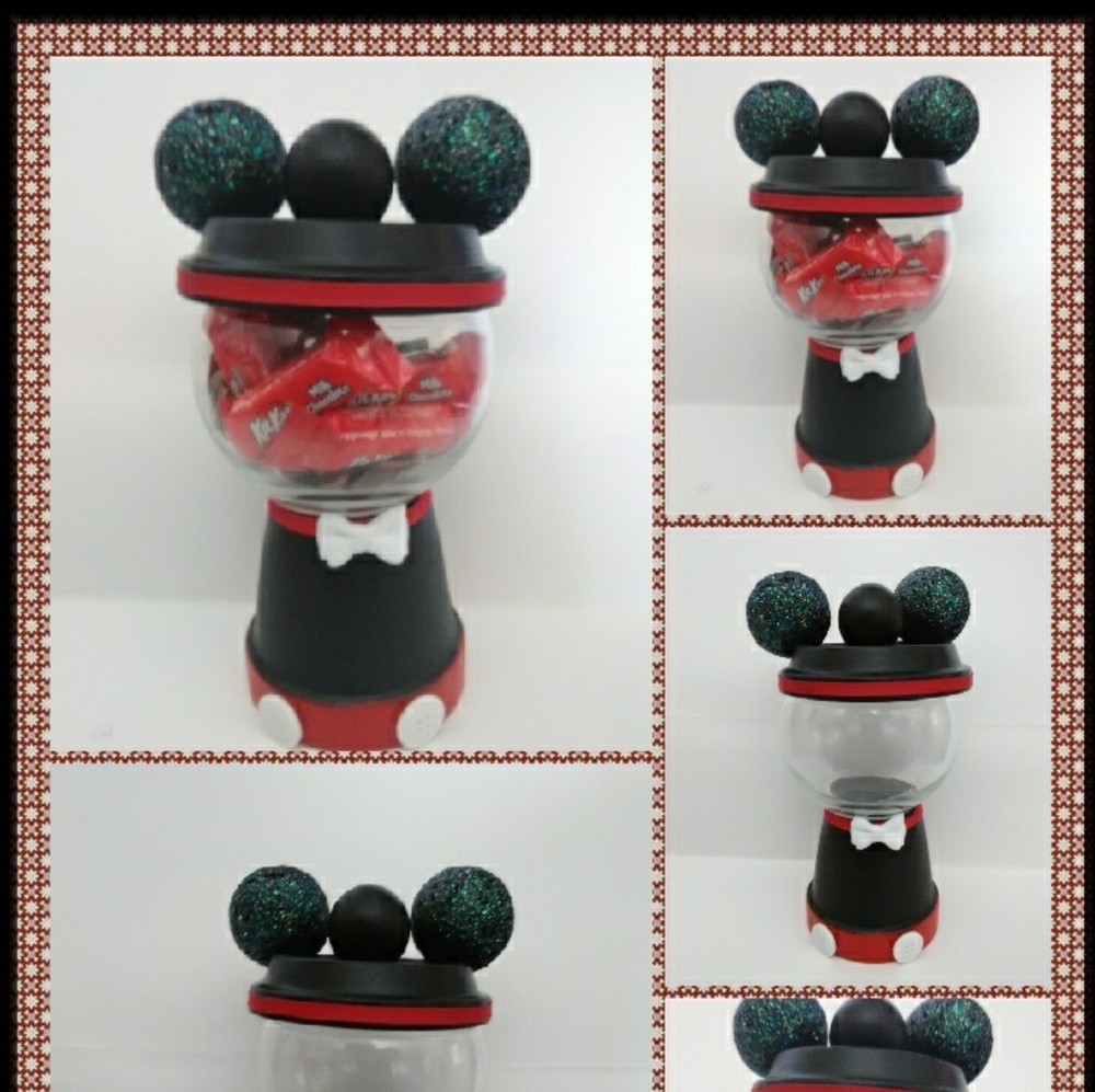 Mickey Mouse Bubblegum Machine
